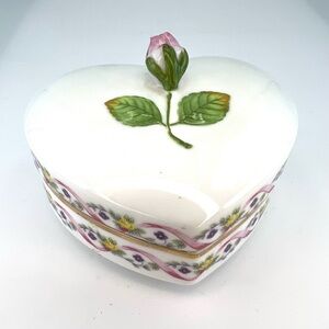 Berman & Anderson Heart Shaped Porcelain Rose Music Box Vintage 1979 Working